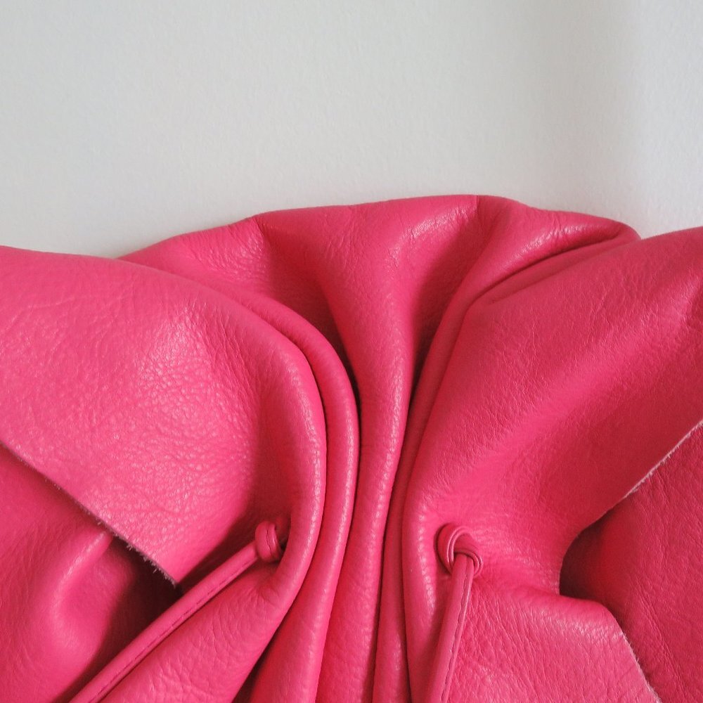 VINTAGE 80s CARLOS FALCHI Bubblegum Pink Leather Butterfly Slouch Crossbody Bag - Picture 8 of 16